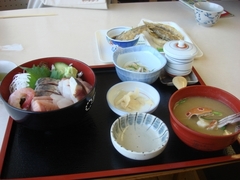 「青島どれ」の海鮮丼