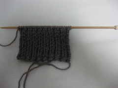 ゴム編みに挑戦